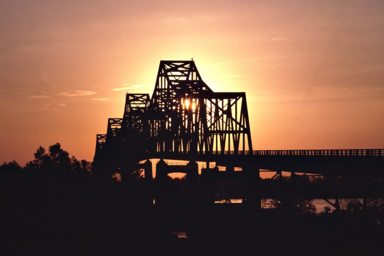 Celebrate Drive the Great River Road month - Experience Mississippi River