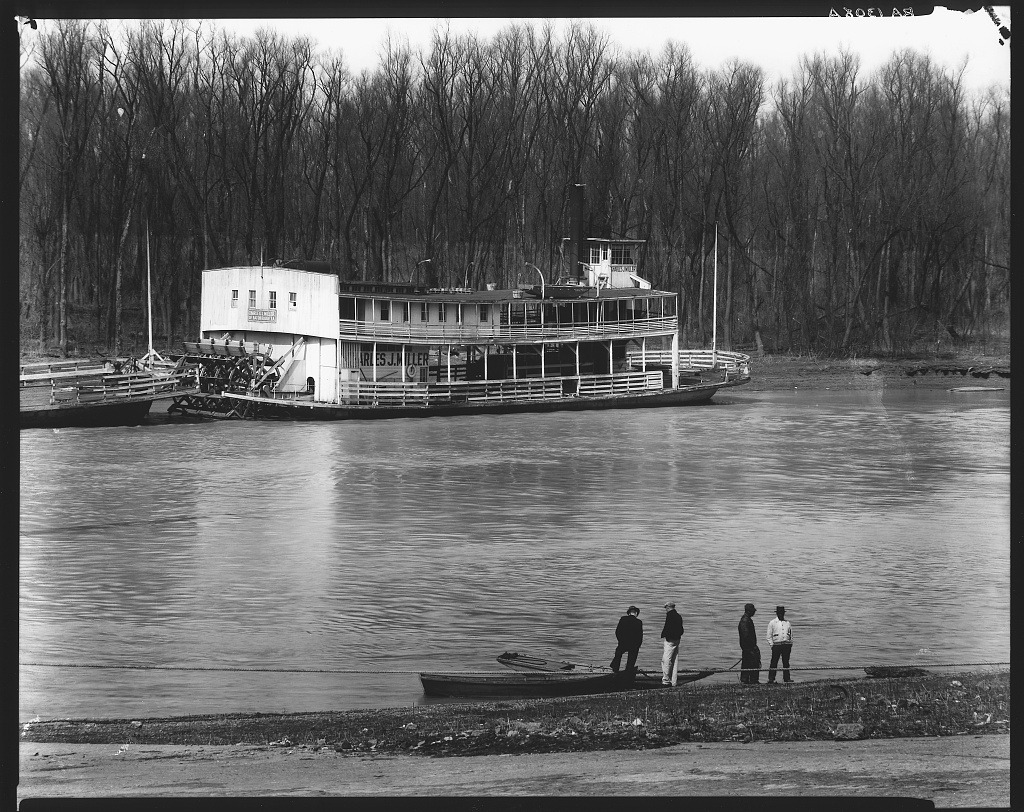 Riverboat near Vicksburg, Miss., 1936