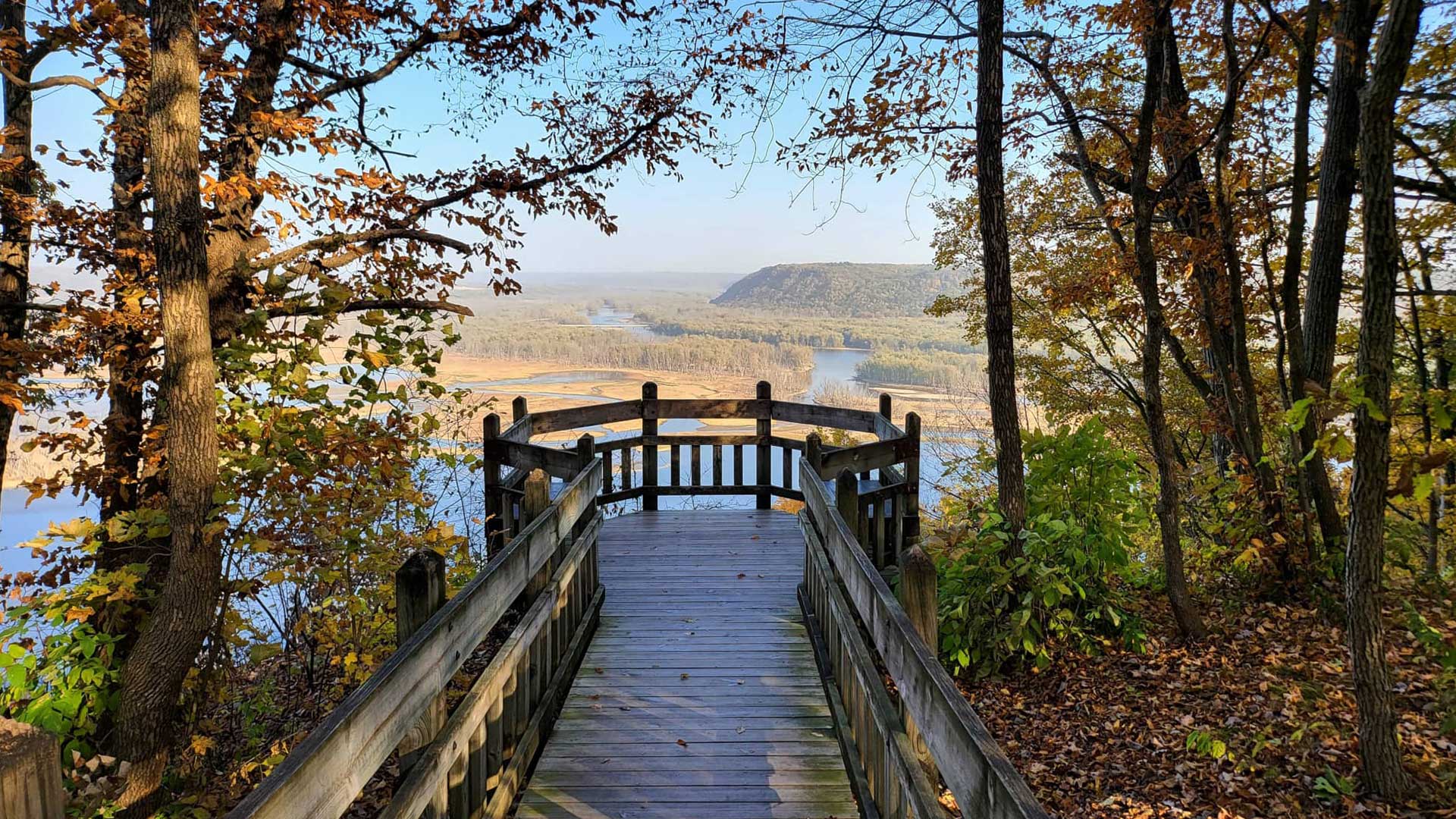 Mississippi River Overlook at Pikes Peak State Park in McGregor Iowa